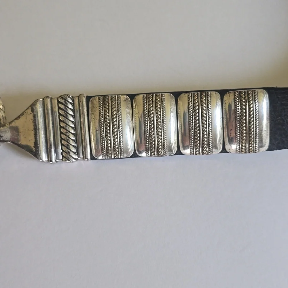 Chico's Womens Black leather Belt Silver Square Pieces Hook loop Closure Sz.42